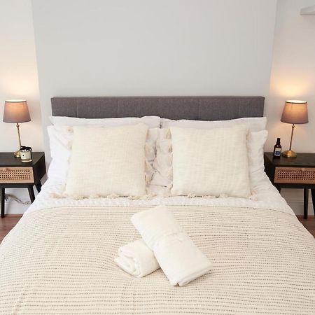 Excellent, Three Bedroom North London Apartment With Free Parking Luaran gambar