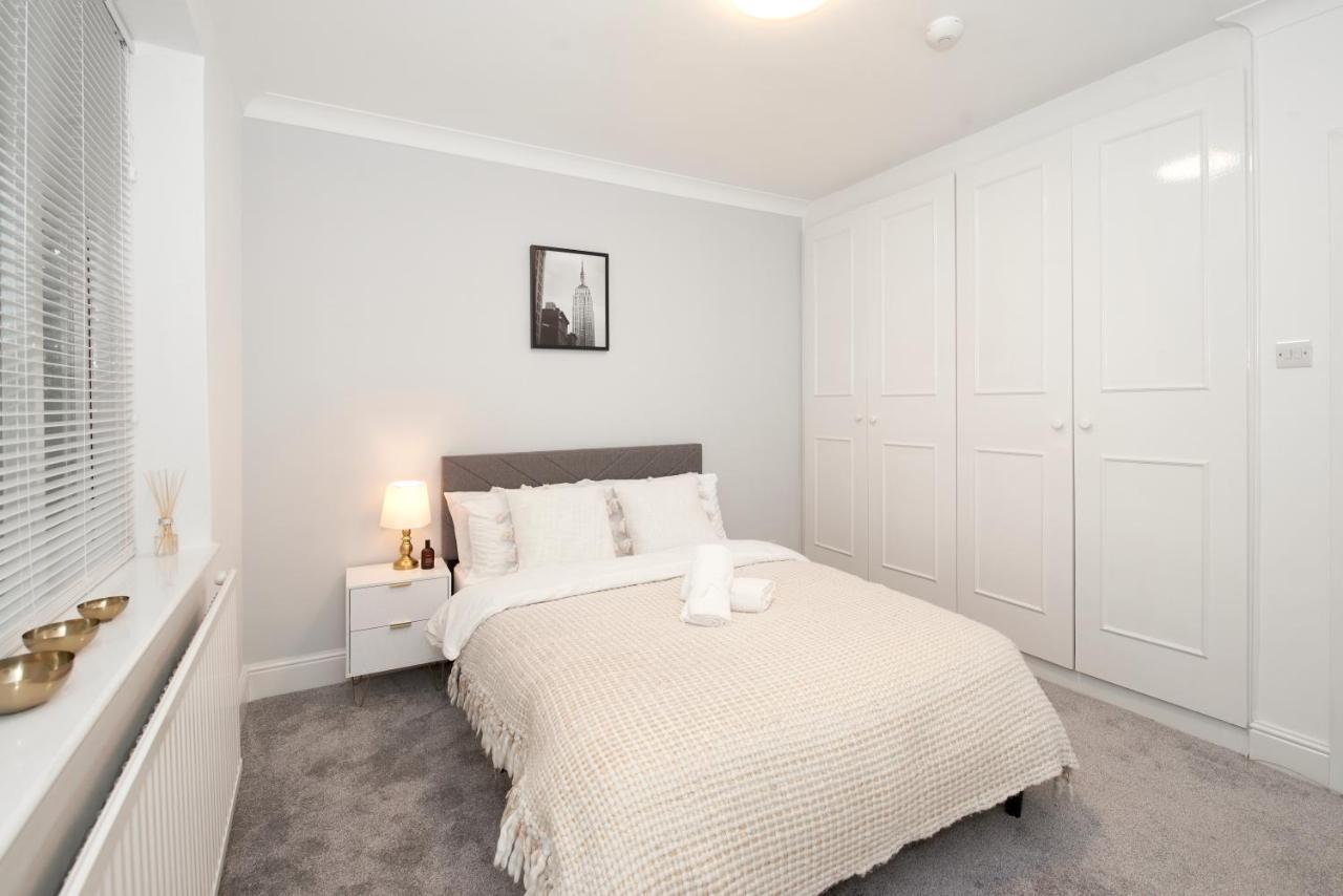 Excellent, Three Bedroom North London Apartment With Free Parking Luaran gambar