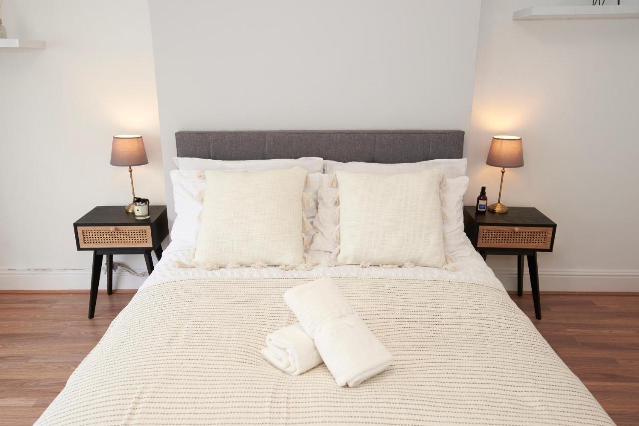 Excellent, Three Bedroom North London Apartment With Free Parking Luaran gambar