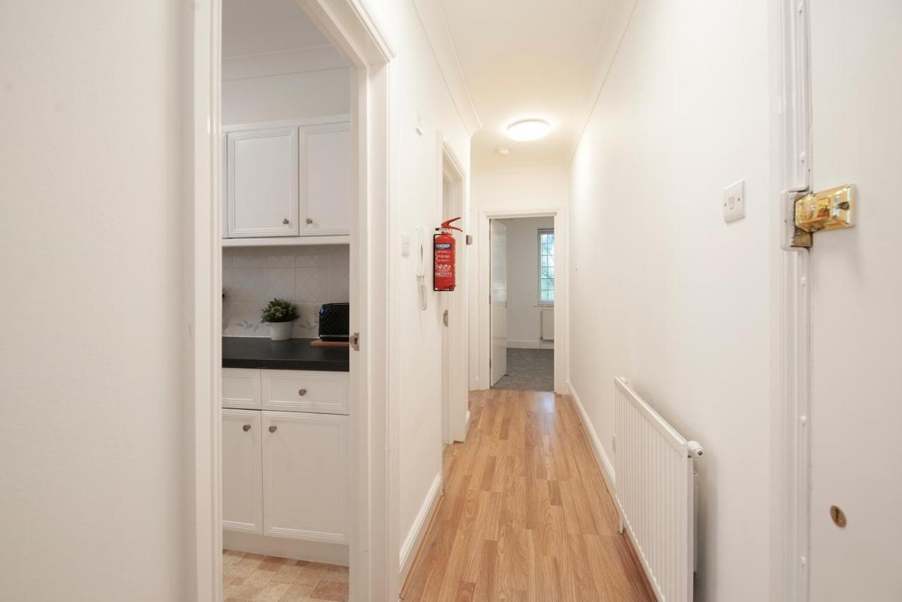 Excellent, Three Bedroom North London Apartment With Free Parking Luaran gambar