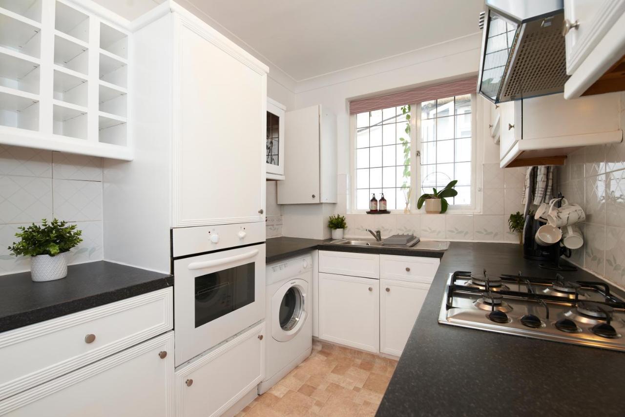 Excellent, Three Bedroom North London Apartment With Free Parking Luaran gambar